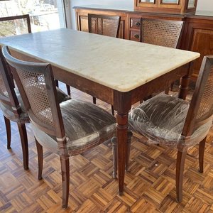 Juego de Comedor Inglés Antiguo: Mesa con Tapa de Mármol y 6 Sillas Estilizadas - imagen 3