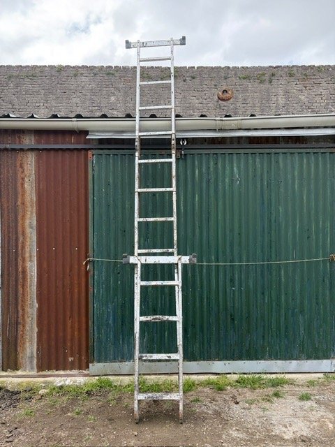 Escalera Fija de Aluminio de 3 Metros
