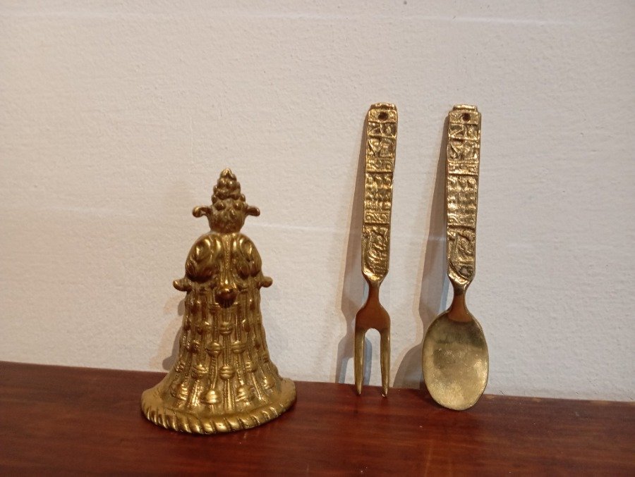 Cubiertos y accesorios de bronce en excelente estado - imagen 2