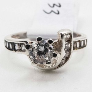Lote siguiente: Anillo de Plata con Circonias Talla 16.5 mm
