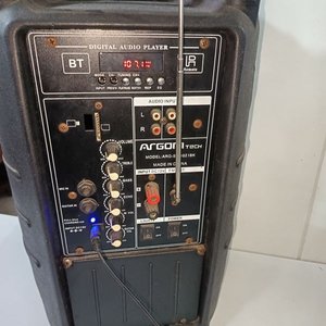 Parlante Amplificado Portátil con Ruedas y Manija - imagen 6