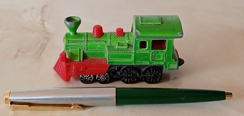 Lote anterior: Locomotora MAJORETTE en metal (fabricación francesa) - Juguetes