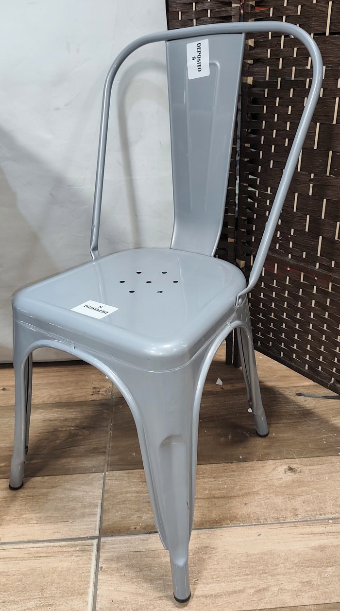 Juego Desayunador Eames y Sillas Tolix Alto - imagen 4