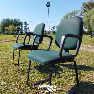 Par de Sillas Modernas Tapizadas en Tela Verde con Apoyabrazos - imagen 3