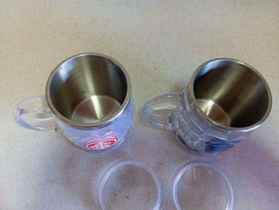 Dos tazas de plástico y centro en acero inoxidable - imagen 4