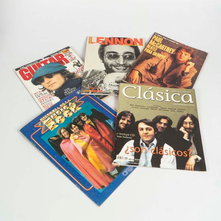 Lote de Revistas Varias de Los Beatles y Artistas Relacionados