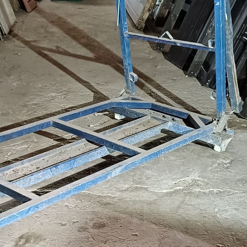 Carro con escalerillas y ruedas en venta - imagen 3