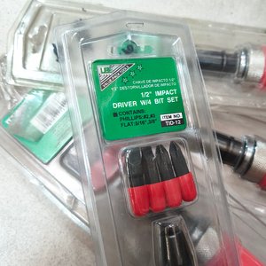 Lote de 4 Destornilladores de Impacto Manual con Puntas Intercambiables - imagen 2