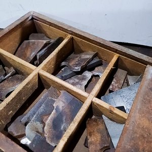 Caja de Madera con 30 Cuchillas para Torno - imagen 2