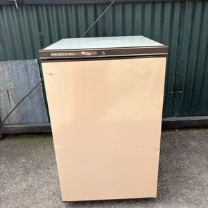 Lote siguiente: Frigobar Prosdócimo Beige en Buen Estado