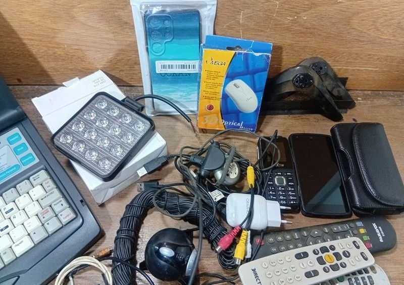 Gran Lote de Informática y Accesorios - imagen 4