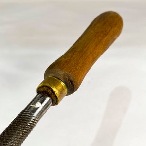 Antigua Lima con Cabo de Madera y Virola de Bronce - 47 cm - imagen 3