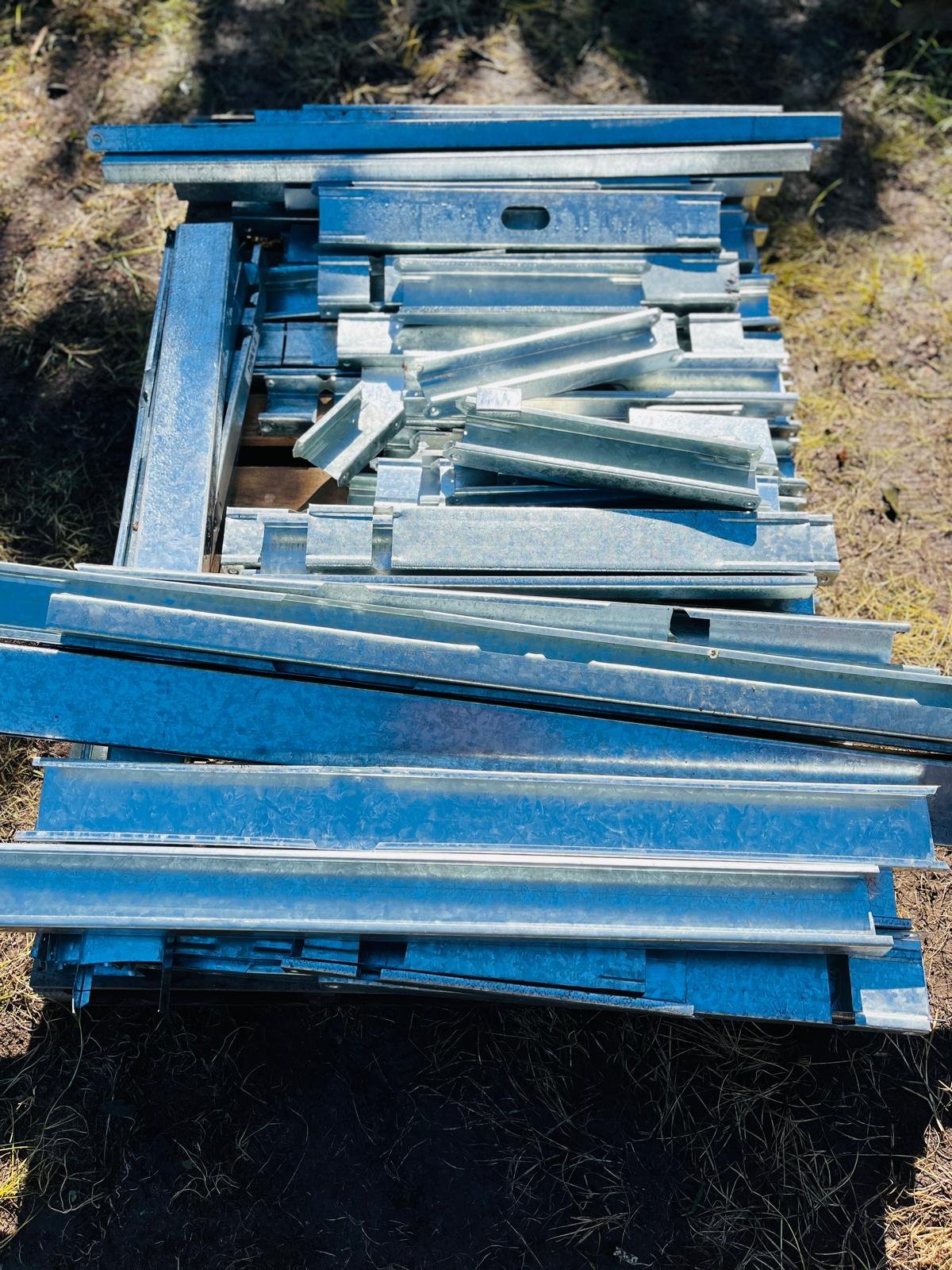 Lote de Perfiles Galvanizados para Construcción