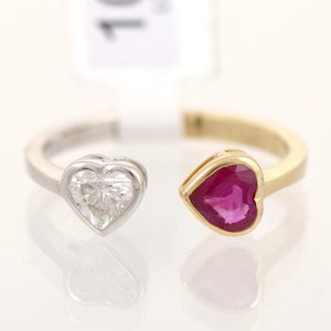 Lote siguiente: Anillo Oro 14k Corazón con Rubí y Diamante