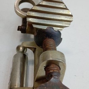 Antigua Máquina Cromada para Recarga de Cartuchos - imagen 2