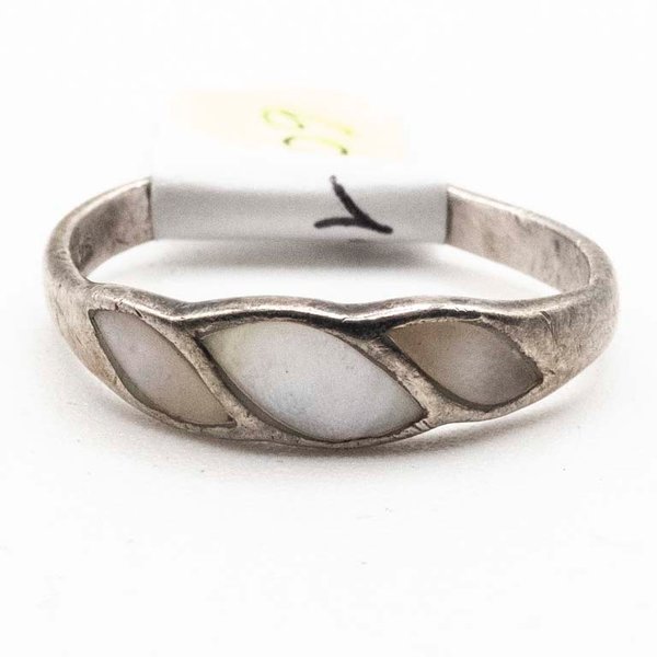 Anillo de Plata con Nácar y Detalle - imagen 1