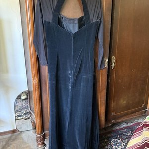 Lote de Vestidos Vintage: Negro, Azul Marino y Estampado - imagen 10