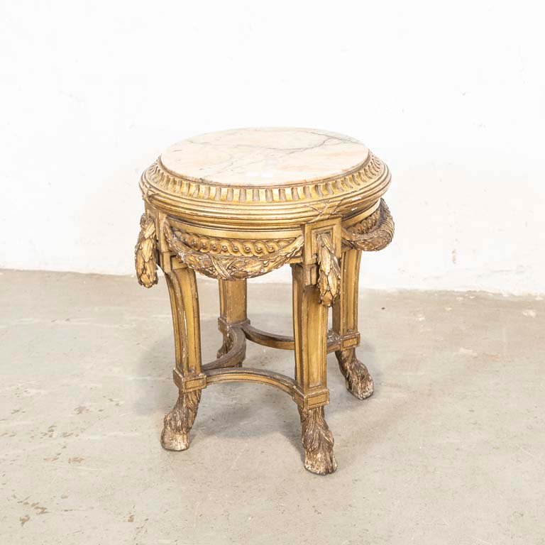 Mesita de sala circular estilo Luis XVI con tapa de mármol y dorado