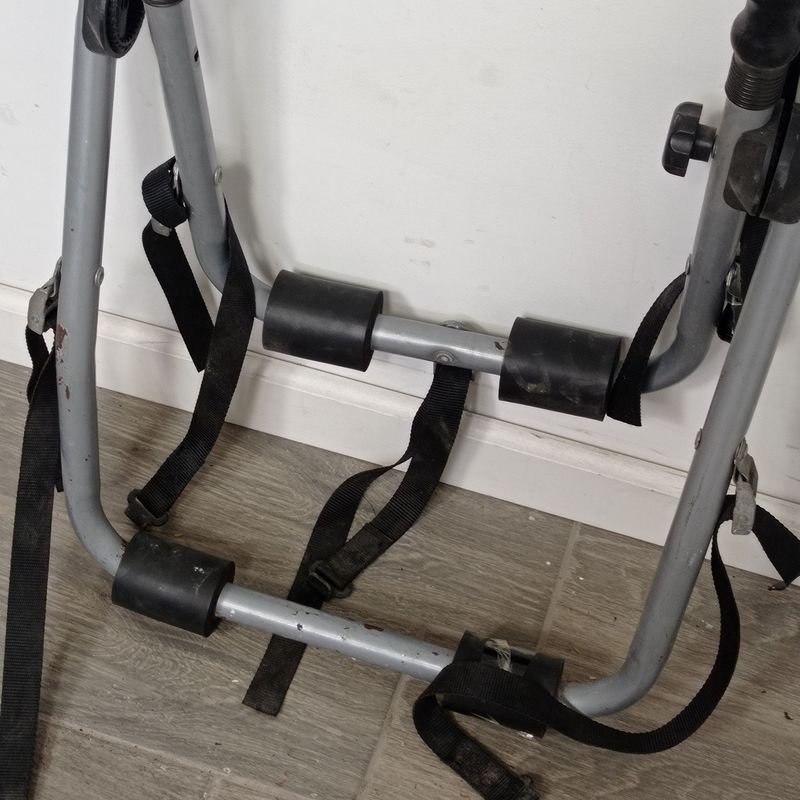 Soporte de bicicleta para auto en buen estado - imagen 4
