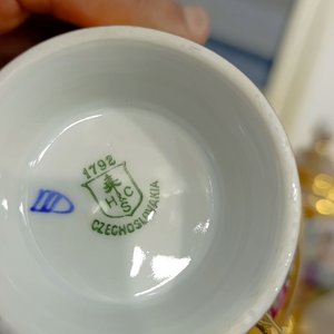 Juego de Té Checoslovaco Rococó en Porcelana: Tetera, Azucarero, Lechera y 6 Tazas con Platillos - imagen 11
