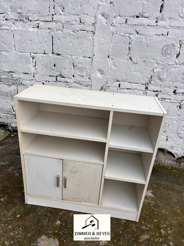 Mueble Blanco de MDF con Puertas y Estantes - imagen 1