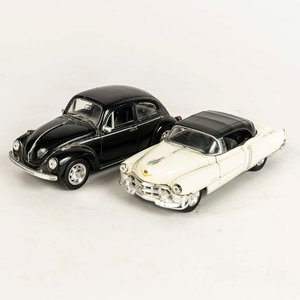 Lote siguiente: 2 autos: Peugeot 408 Cabriolet 1957 y Ford Crestline 1953 escala 1/32 colección Welly