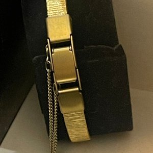 Reloj Pulsera Citizen Quartz Dorado Mujer - Elegancia Japonesa - imagen 5