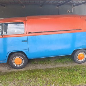 Foodtruck Volkswagen Kombi Azul y Naranja con Caja de Acero Inoxidable - imagen 12