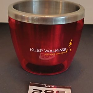Hielera Johnnie Walker "Keep Walking" con 3 Estuches y Posavasos Coleccionables - imagen 3