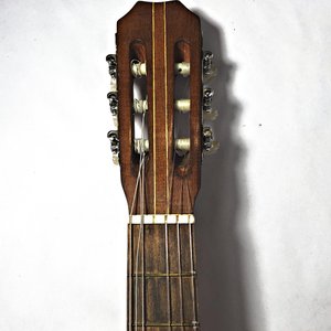 Guitarra Criolla "Jaime Cortés y Compañía" con Funda - imagen 4