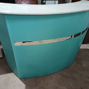 Mostrador de Chapa con Tapa de Madera y Estantes Internos - imagen 4