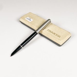 Lote anterior: Pluma Fuente Parker con Estuche Original