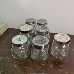 Set de 7 Frascos de Vidrio con Tapa Metálica para Condimentos - imagen 4