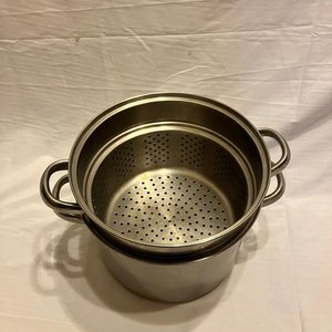 Lote siguiente: Lote - una olla pastera / vaporera multifunción de acero inoxidable