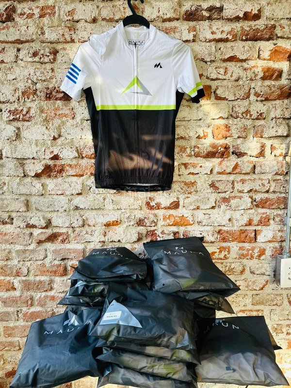 Maillot y Culotte de Ciclismo Mauna con Bolsas - imagen 1