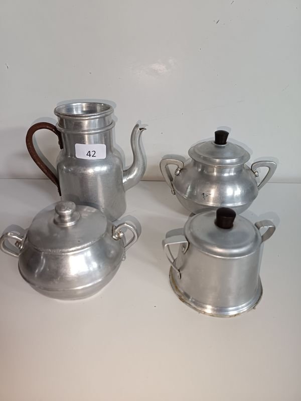 Juego de Cafeteras y Azucareros de Aluminio - imagen 1