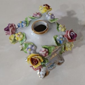 Florero Miniatura Rococó de Porcelana GINORI Sellado y Numerado - imagen 4
