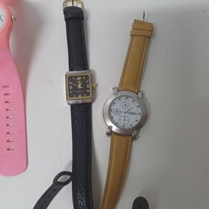 Lote de 11 Relojes Variados: Rosado, Verde, Negro y Más - imagen 4