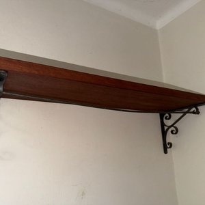 Repisa de Pared Rústica en Madera con Ménsulas de Hierro Forjado - imagen 3