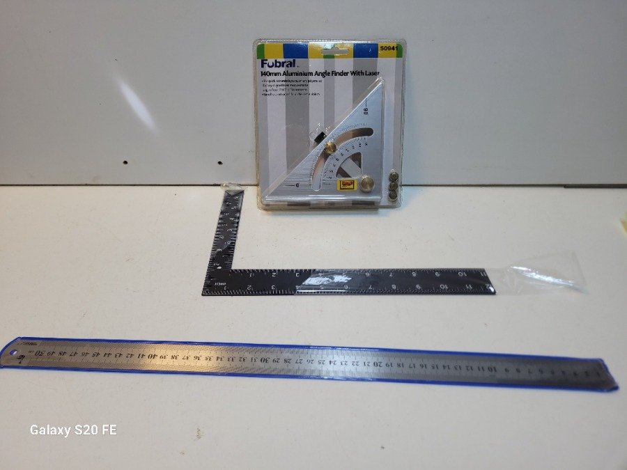 Set de Escuadras y Regla de Aluminio con Láser