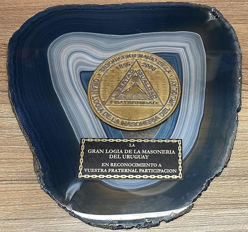Lote siguiente: Placa masónica de la Gran Logia de la Masonería del Uruguay