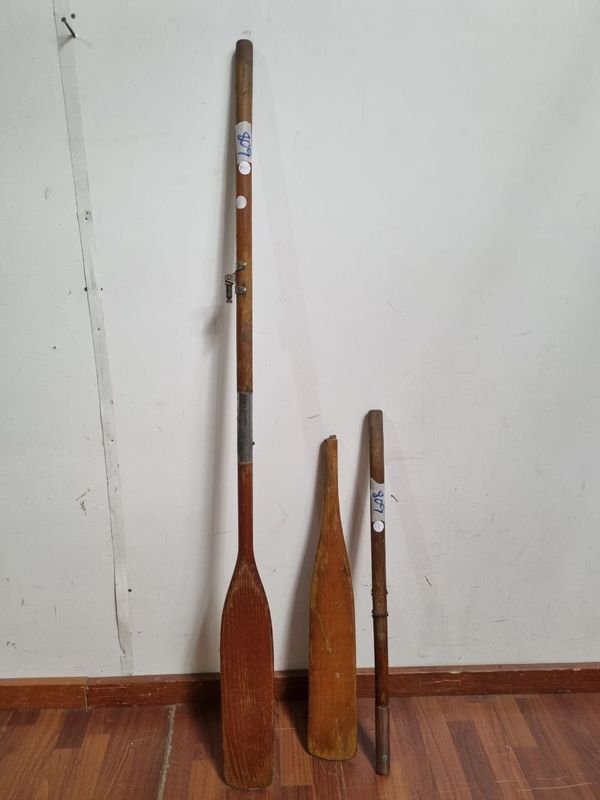 Lote anterior: Remos antiguos en roble para deportes