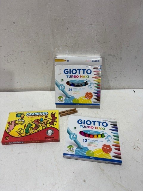 Set de 24 Marcadores Giotto Turbo Maxi y Crayones Goya