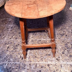 Mesita Auxiliar Redonda de Madera Estilo Clásico - imagen 5