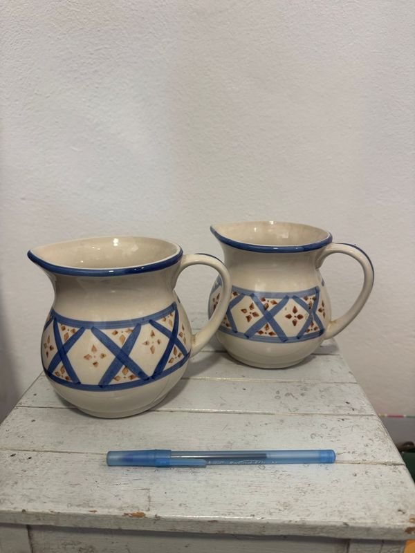Juego de 2 Jarras de Cerámica con Diseño Azul y Marrón