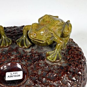 Tintero de Gres Esmaltado con Ranas Decorativas - imagen 3