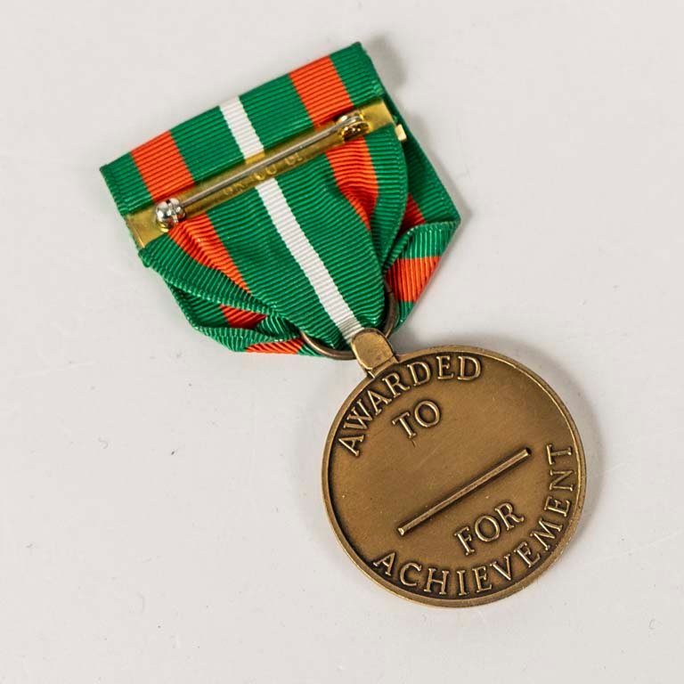 Condecoración de bronce con cinta de logro de la Guardia Costera de los Estados Unidos - imagen 2