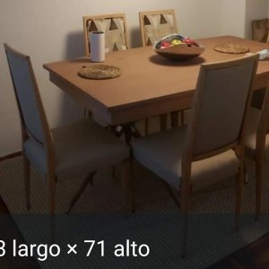 Lote anterior: Mesa de Comedor con 6 Sillas Estilo Moderno