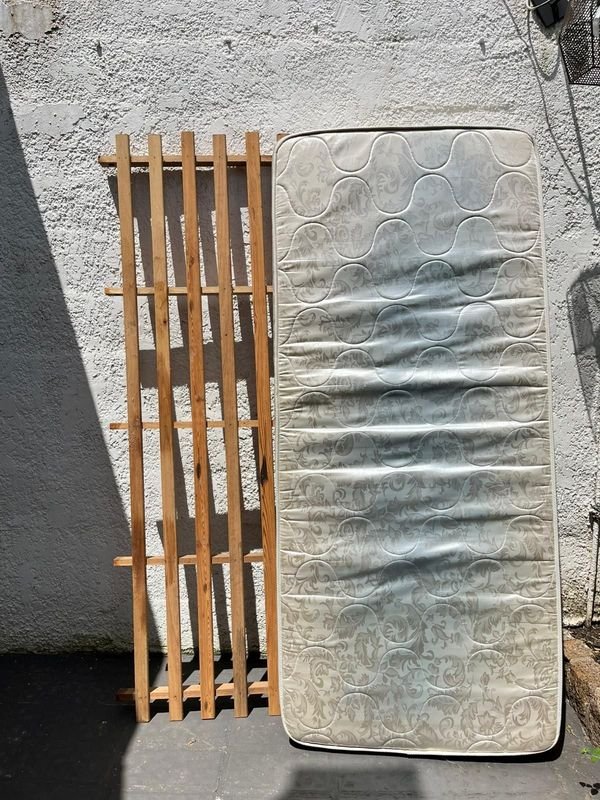 Colchón de 1 plaza + parrilla de cama madera: una opción cómoda y práctica - imagen 3