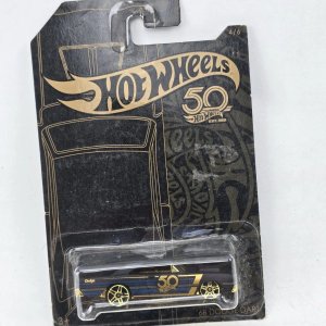 Lote siguiente: Hot Wheels 50 Aniversario '68 Dodge Dart Negro Dorado